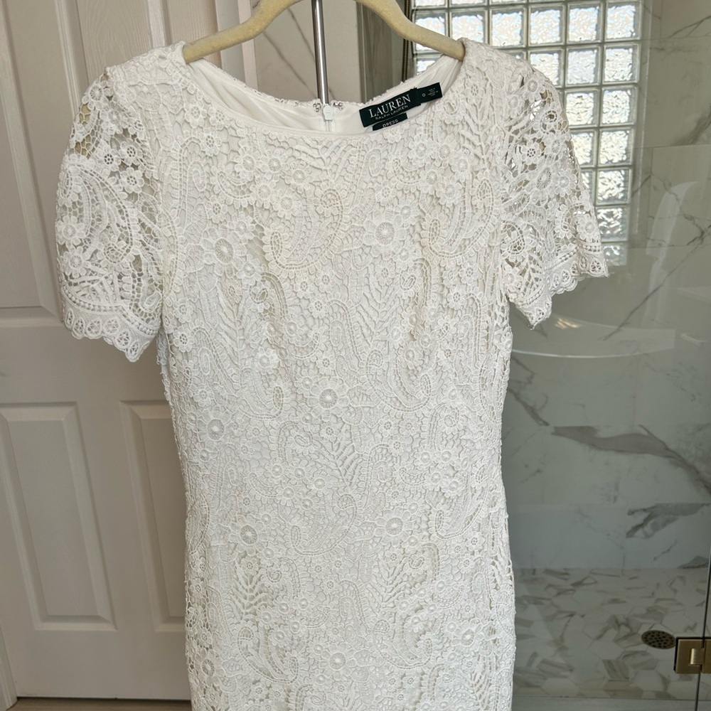 White Lauren Ralph Lauren size 0 fully lined back zip lace dress